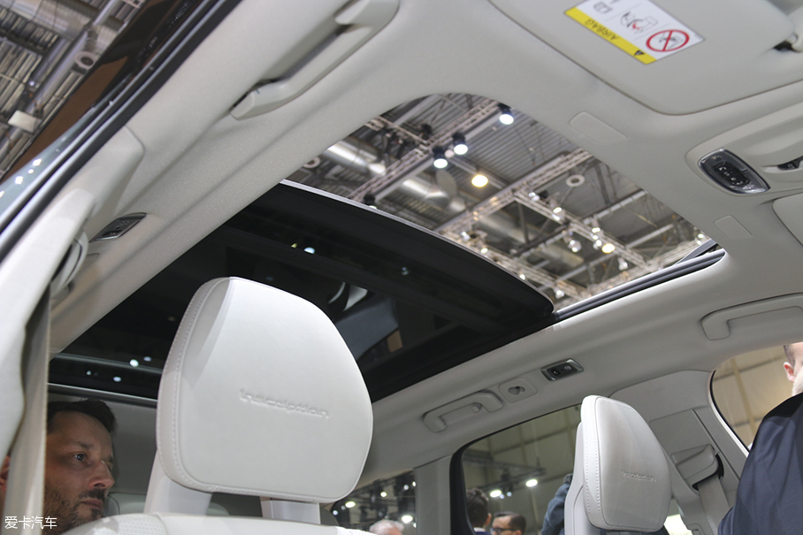 Create a new Volvo XC60 based on SPA platform.